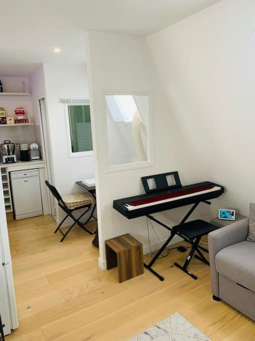 Studio Cosy Au Coeur De Paris Exteriör bild